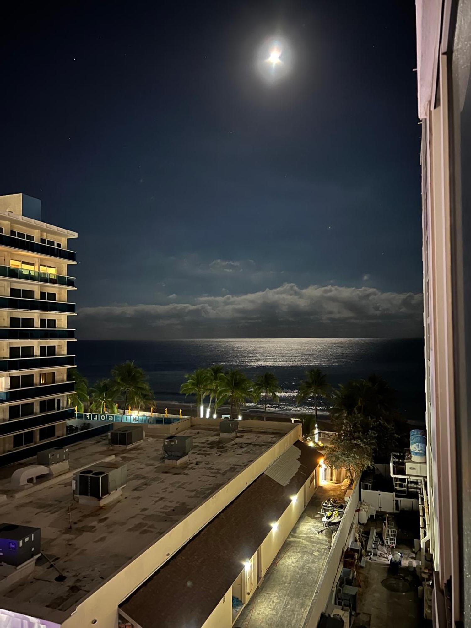 Oceanview On Sand Located In Ocean Manor Resort Fort Lauderdale Beach 2 Bed 2 Bath Spacious Corner Unit Partial Ocean View Exterior photo
