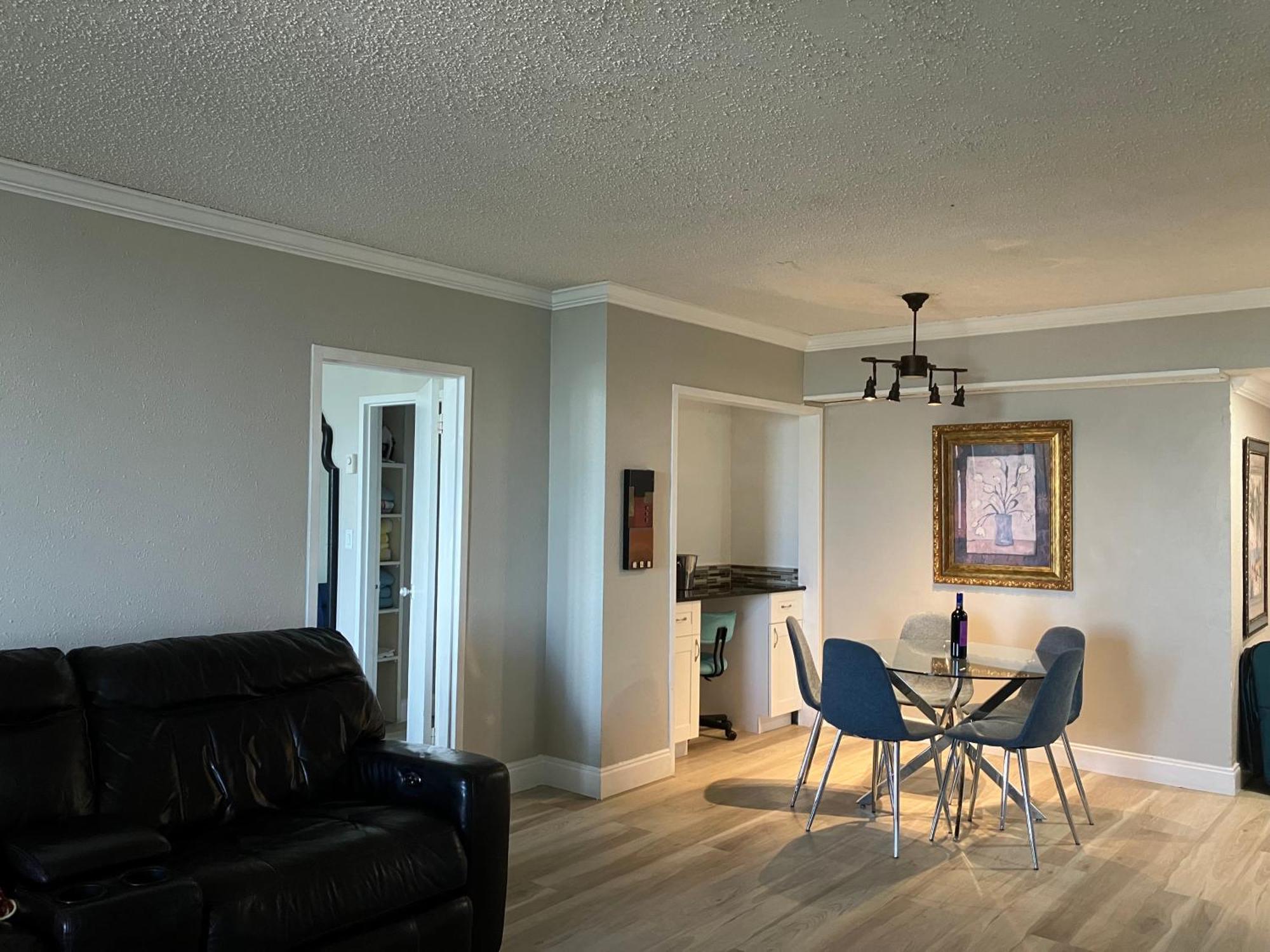 Oceanview On Sand Located In Ocean Manor Resort Fort Lauderdale Beach 2 Bed 2 Bath Spacious Corner Unit Partial Ocean View Exterior photo