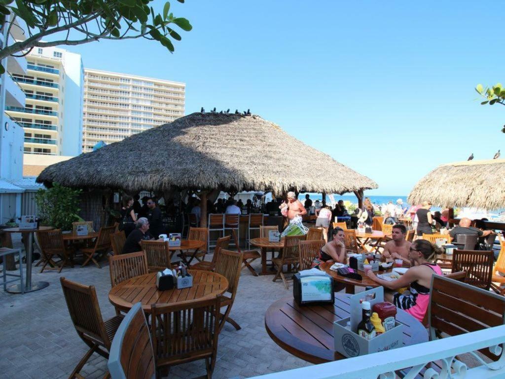 Oceanview On Sand Located In Ocean Manor Resort Fort Lauderdale Beach 2 Bed 2 Bath Spacious Corner Unit Partial Ocean View Exterior photo