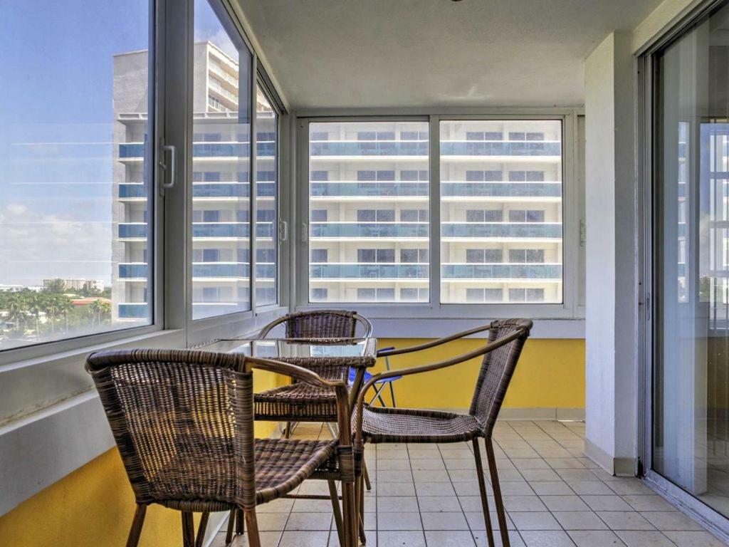 Oceanview On Sand Located In Ocean Manor Resort Fort Lauderdale Beach 2 Bed 2 Bath Spacious Corner Unit Partial Ocean View Exterior photo