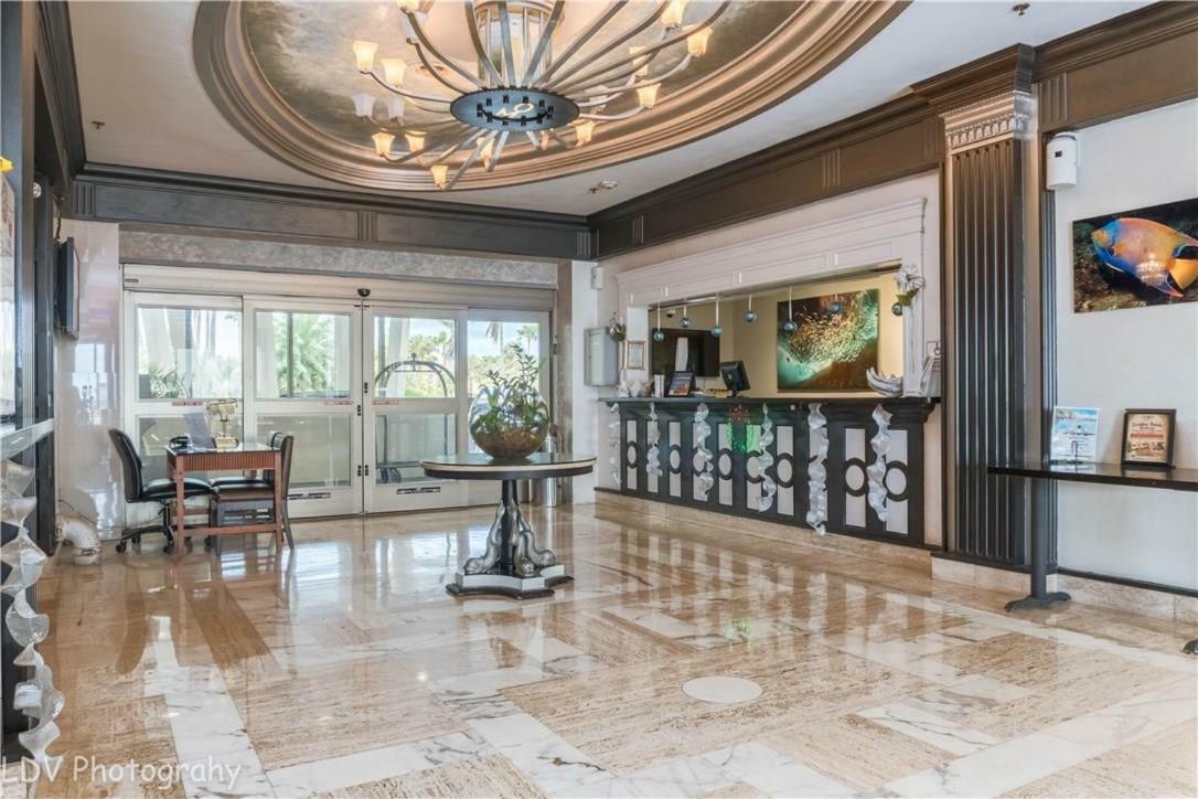 Oceanview On Sand Located In Ocean Manor Resort Fort Lauderdale Beach 2 Bed 2 Bath Spacious Corner Unit Partial Ocean View Exterior photo