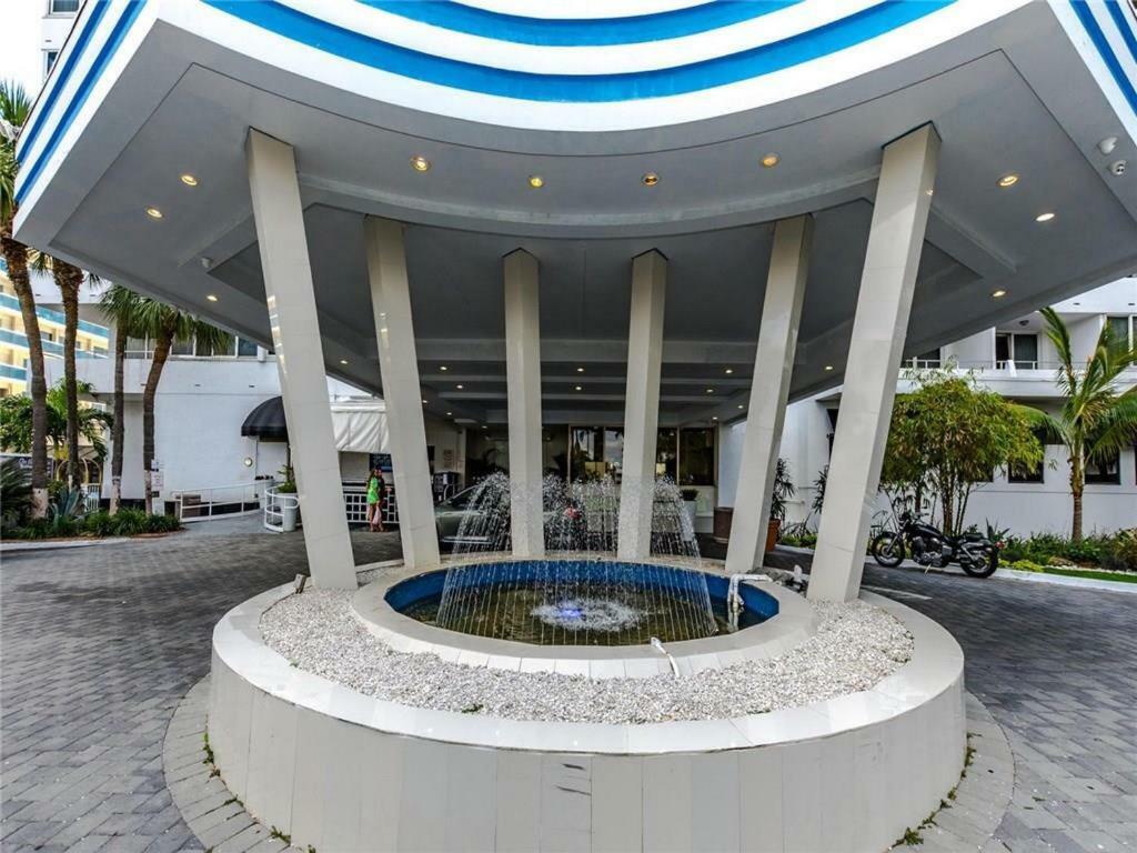 Oceanview On Sand Located In Ocean Manor Resort Fort Lauderdale Beach 2 Bed 2 Bath Spacious Corner Unit Partial Ocean View Exterior photo