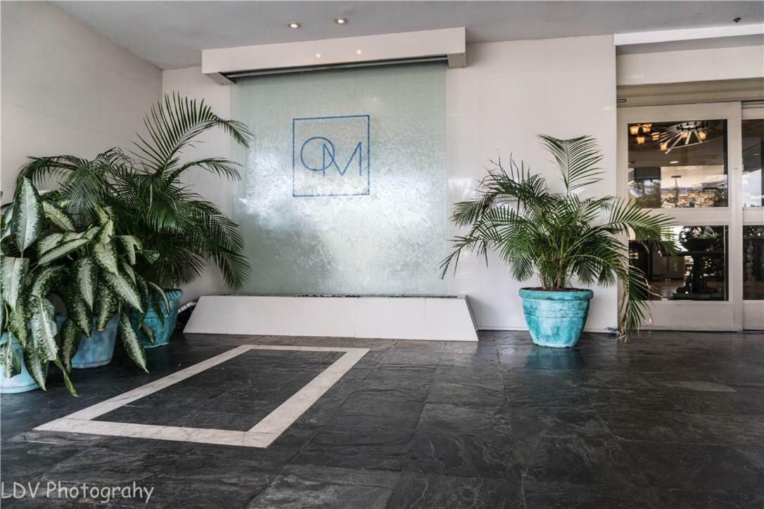 Oceanview On Sand Located In Ocean Manor Resort Fort Lauderdale Beach 2 Bed 2 Bath Spacious Corner Unit Partial Ocean View Exterior photo