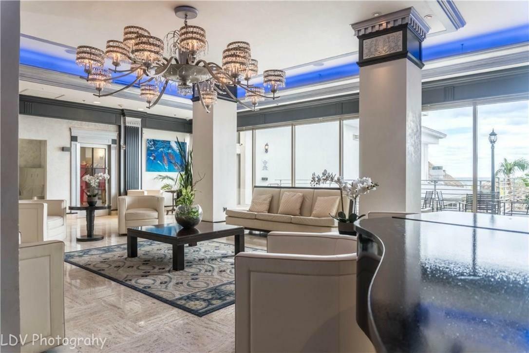 Oceanview On Sand Located In Ocean Manor Resort Fort Lauderdale Beach 2 Bed 2 Bath Spacious Corner Unit Partial Ocean View Exterior photo