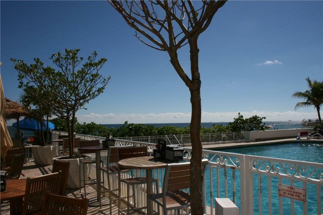 Oceanview On Sand Located In Ocean Manor Resort Fort Lauderdale Beach 2 Bed 2 Bath Spacious Corner Unit Partial Ocean View Exterior photo